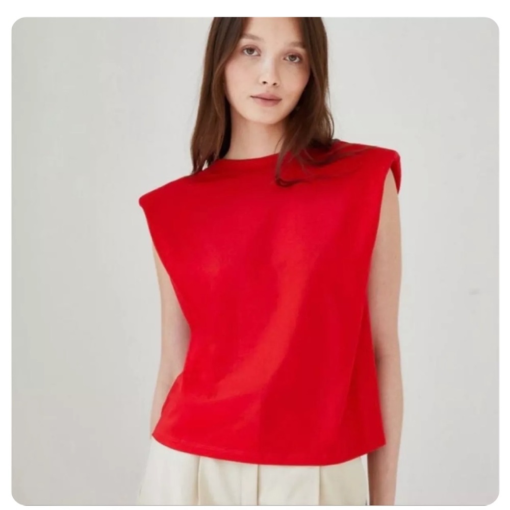 Batton Aritzia should pad tank